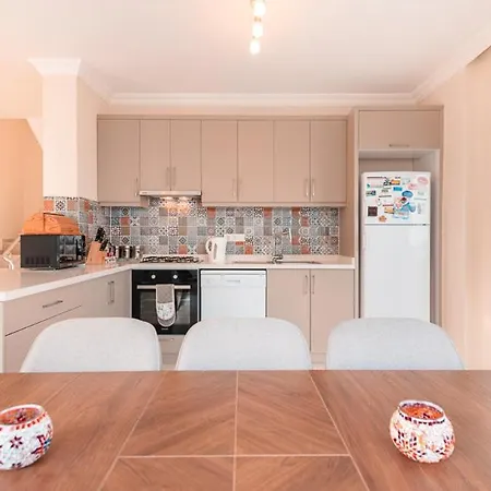 Sleeps 7 With Pool Air Con And Wifi Villa
